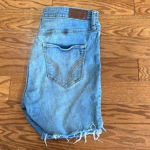 9L Hollister cut-off jeans W29